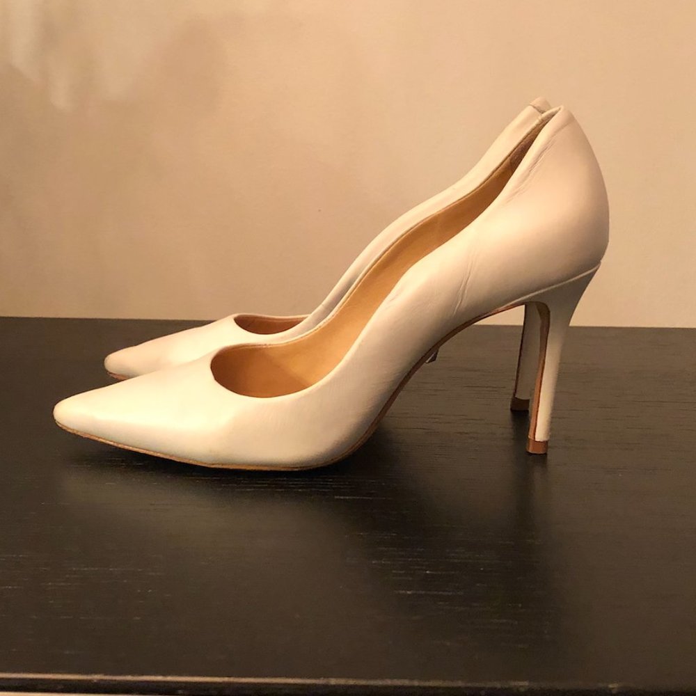 Shutz White Leather Heels / Pumps